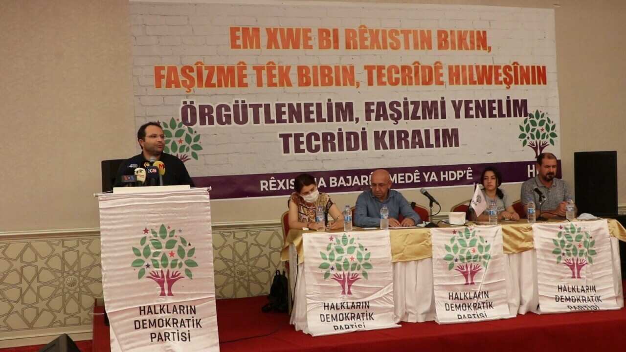 Members of HDP meet