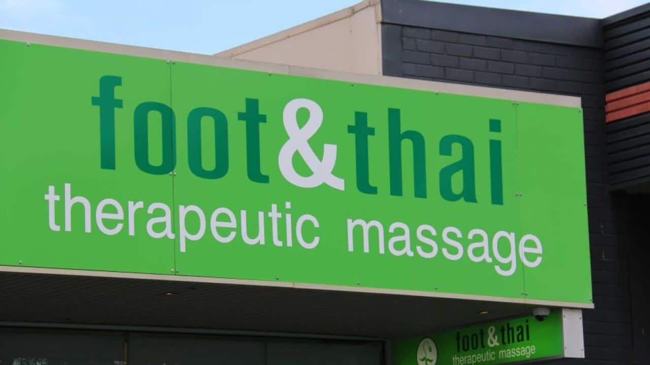 Foot and Thai massage sign