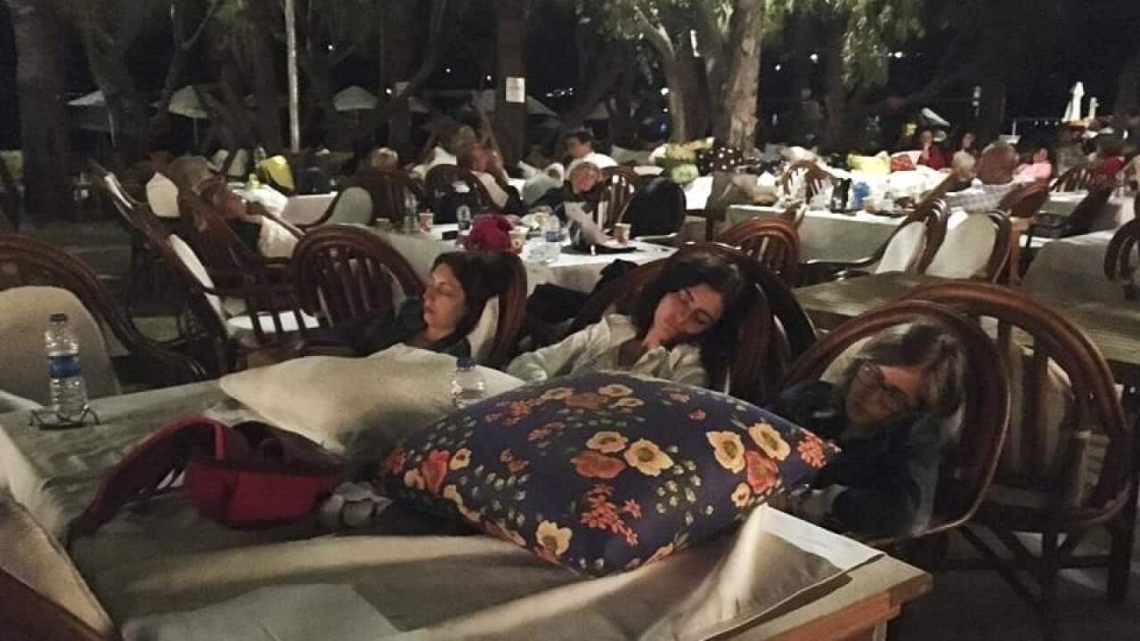Hotel guests sleep outdoors after earthquake in Bitez