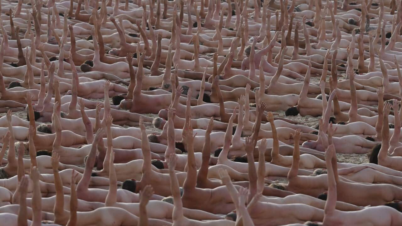 SPENCER TUNICK NUDE BEACH INSTALLATION SYDNEY