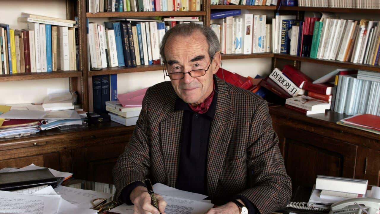 TOPSHOT-POLITIQUE-BADINTER