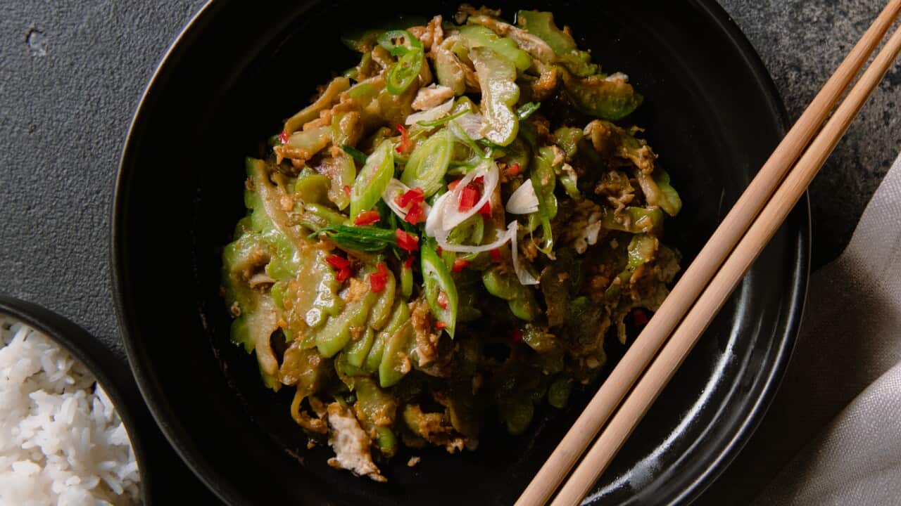 Stir-fried bitter melon with egg