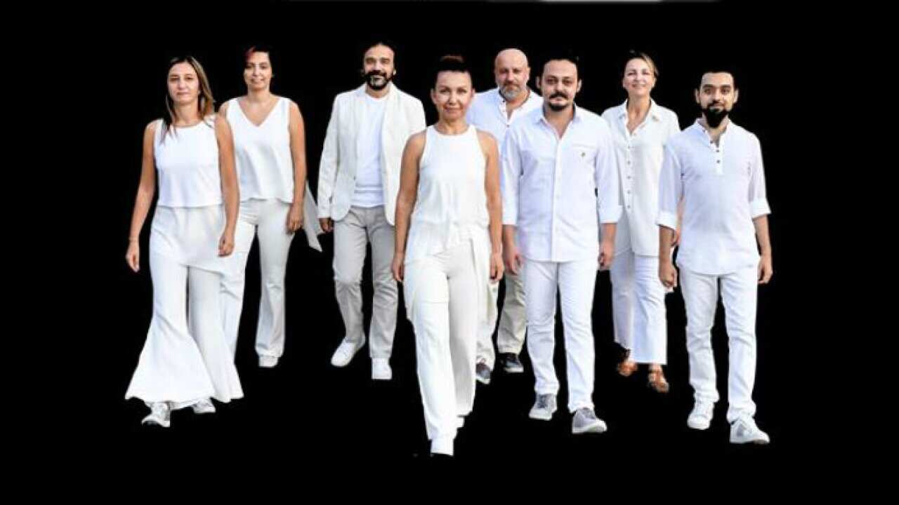 Multi-lingual folk group Kardeş Türküler