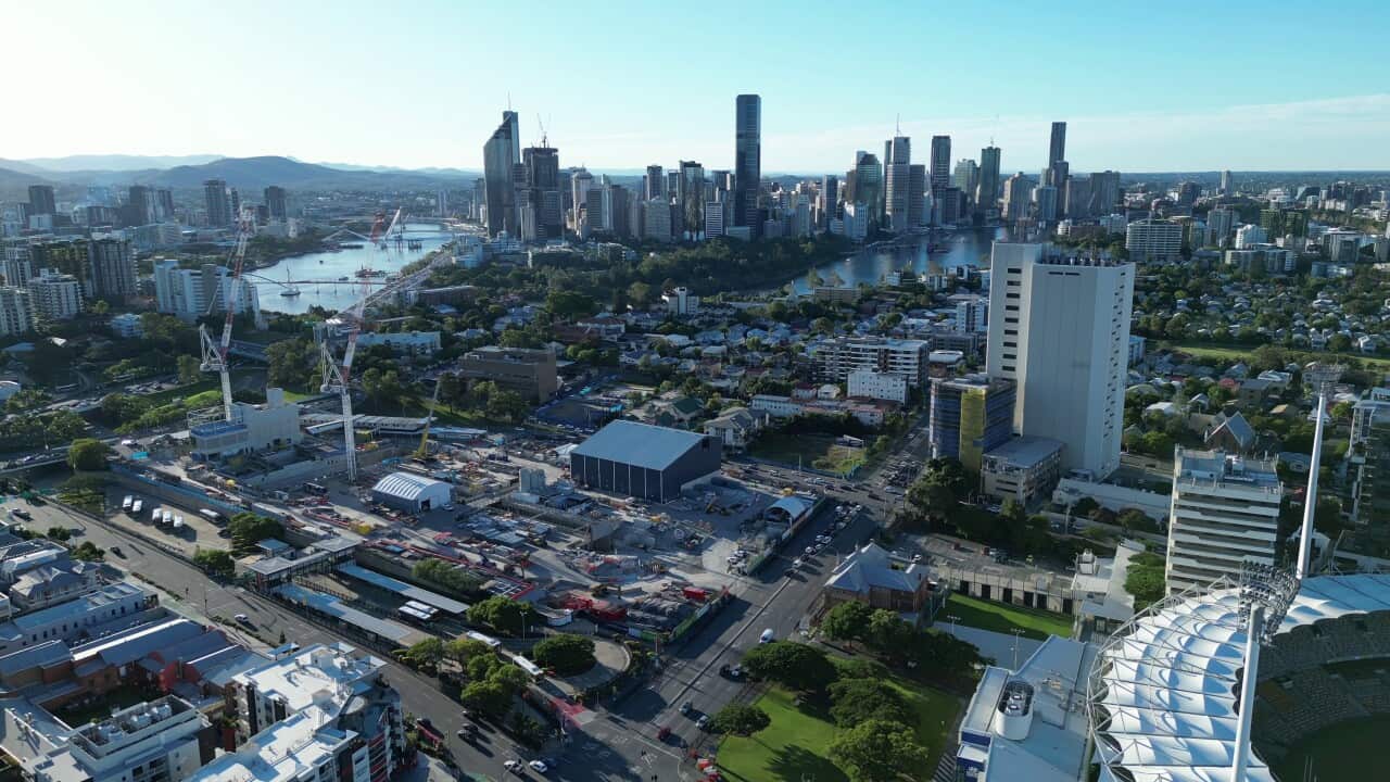 crossriverrail-woolloongabba-development-site-drone-shot-tracking-backwards-with-massi-SBI-351266093.jpg