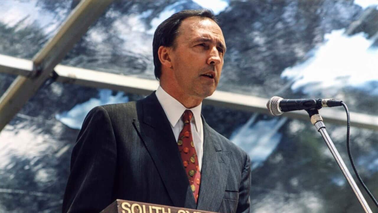 lossy-page1-1060px-Paul_Keating_delivering_the_Redfern_Speech_at_Redfern_Park,_1992.tif.jpg