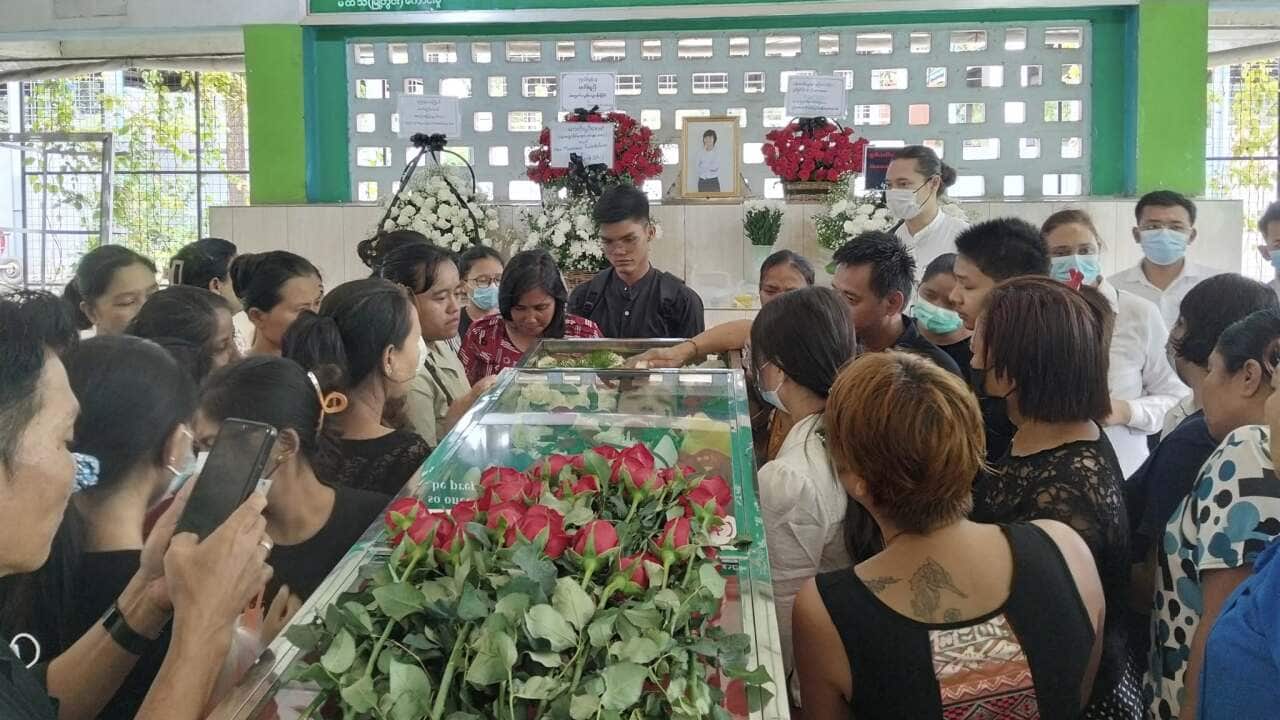 မဝတ်ရည်အောင်.jpg