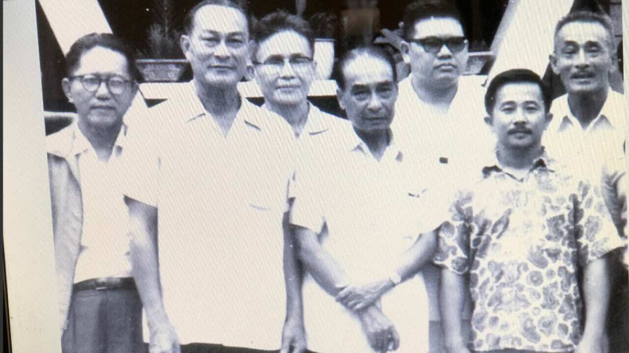 Từ trái sang Ls Lê Văn Thu-Tổng trưởng Tư Pháp, Gs Phan Như Mĩ, Bs Nguyễn Anh Tài; Vũ Bá Oai - Chưởng môn đời thứ 2 Hàn Bai1 Đường, Thiếu tướng Đỗ Kế Giai-Sư Đoàn 1 Biệt Động Quân, Vd Đẵng Thông Phong & Vs Vương Quan Ba