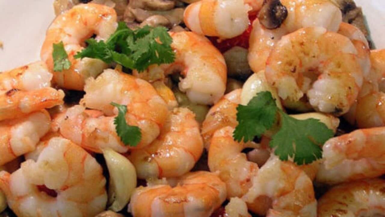 Garlic prawns recipe | SBS Food