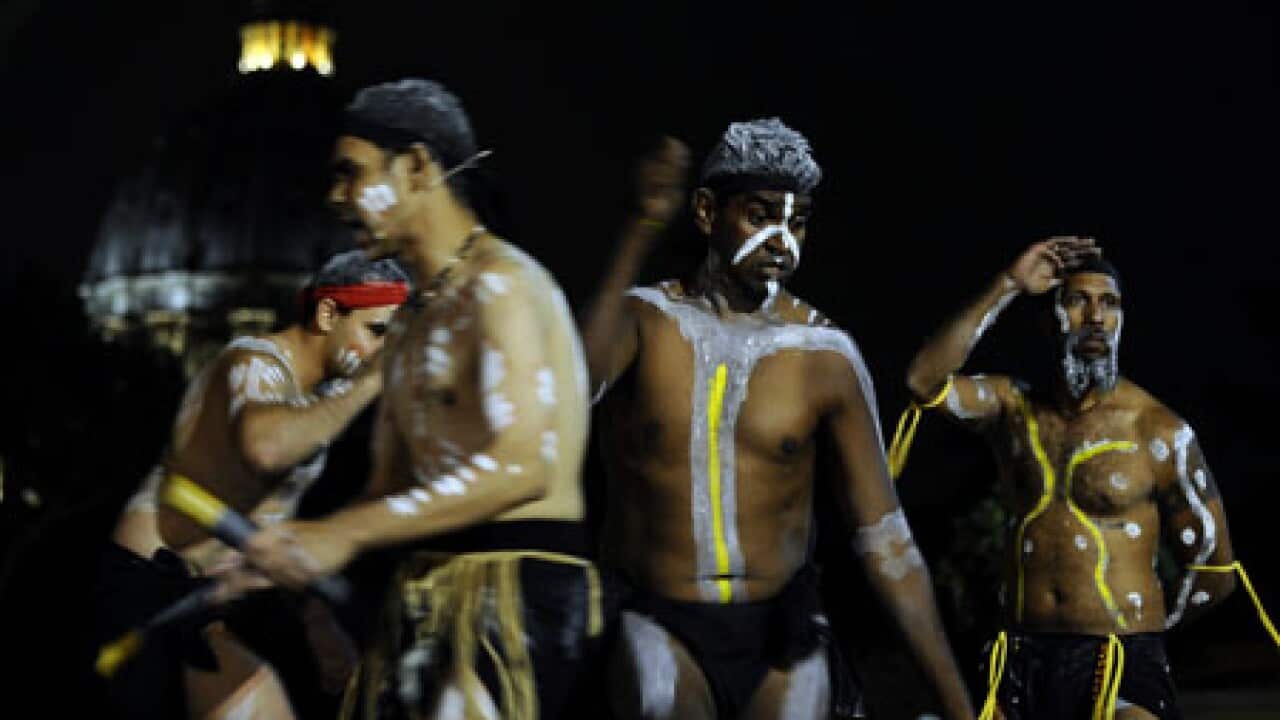 Aboriginal_art_vatican_dancers_Getty_101016_B_152914726