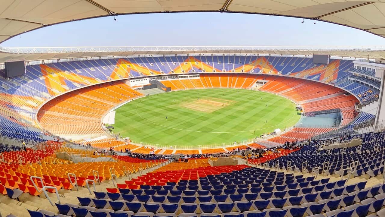Narendra_Modi_Stadium_view_from_the_gallery.jpg
