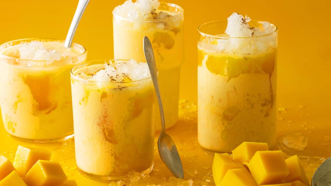 Indian mango smoothie (mango lassi)