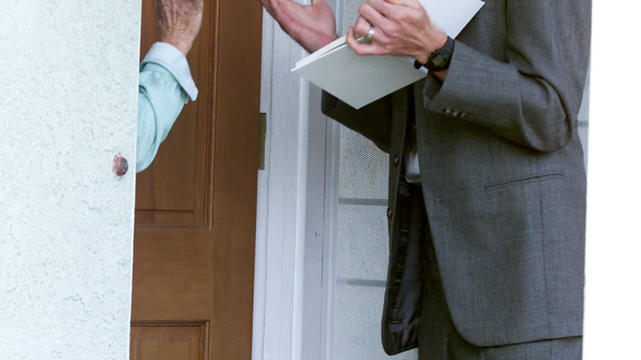 salesman_131213_getty.JPG