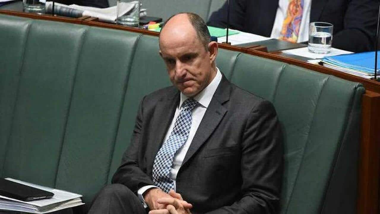 Labor has moved to censure the prime minister for failing to sack embattled minister Stuart Robert. (AAP)
