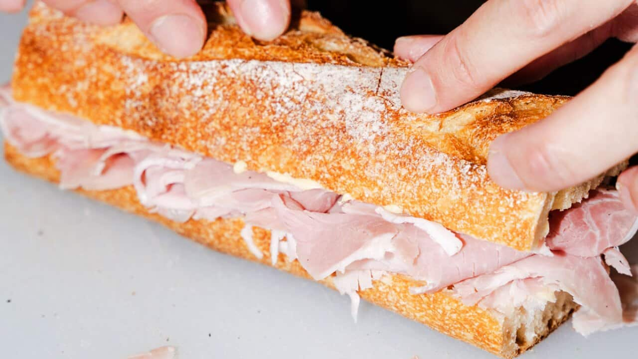 Jambon-beurre, Baguette Studios 