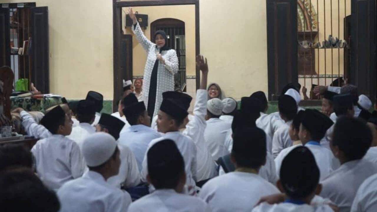 The mass Moslem organisation Nahdlatul Ulama (NU) has a long association with smoking but some female NU members have chosen a different path.
