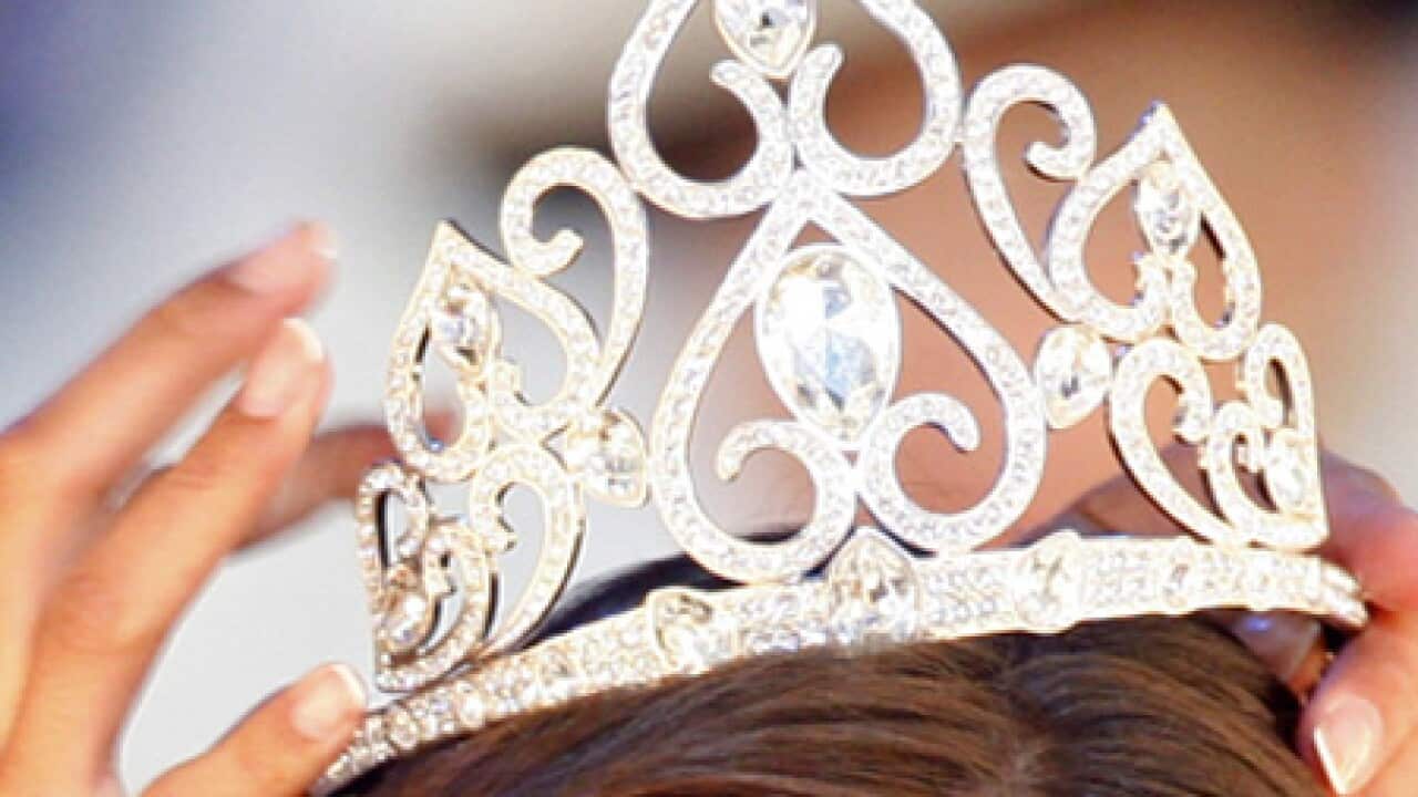 beauty_queen_290610_aap_b_1078291155