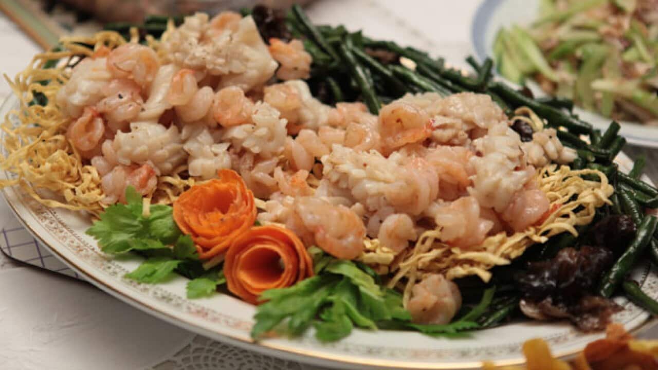 Squid-Prawn-and-snake-beans_1858309411