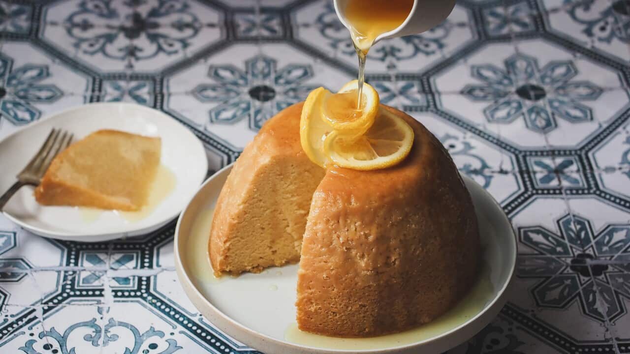 Steamed treacle pudding