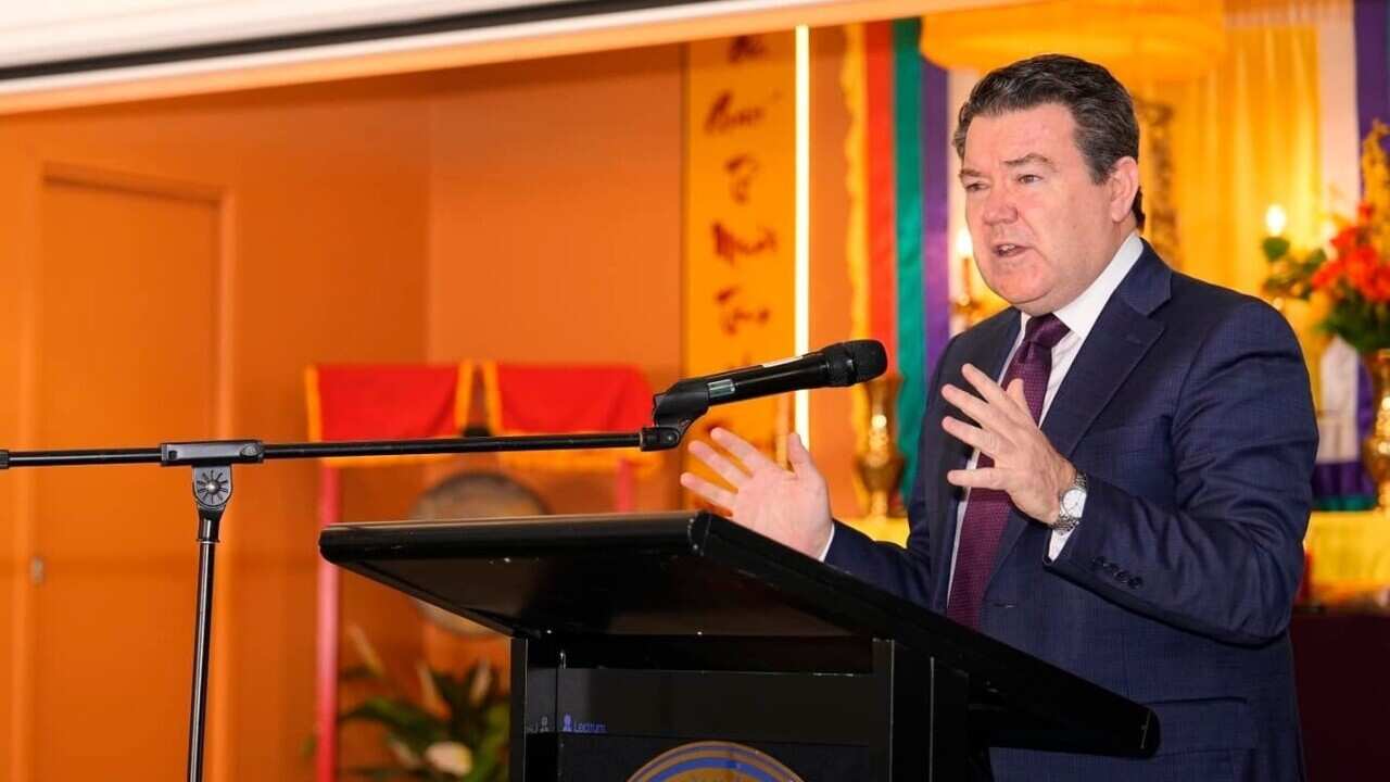 02 - TNS Dean Smith phát biểu trong lễ khai mạc Đại hội Liên Bang CĐNVTD-UC 2023.jpg