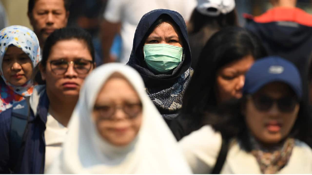 Sydney-siders wearin masks