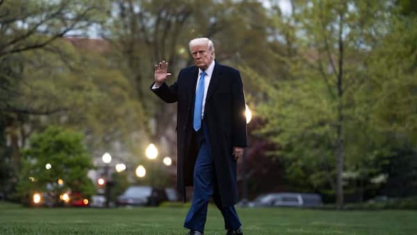 Trump stands firm on tariffs as markets crash image