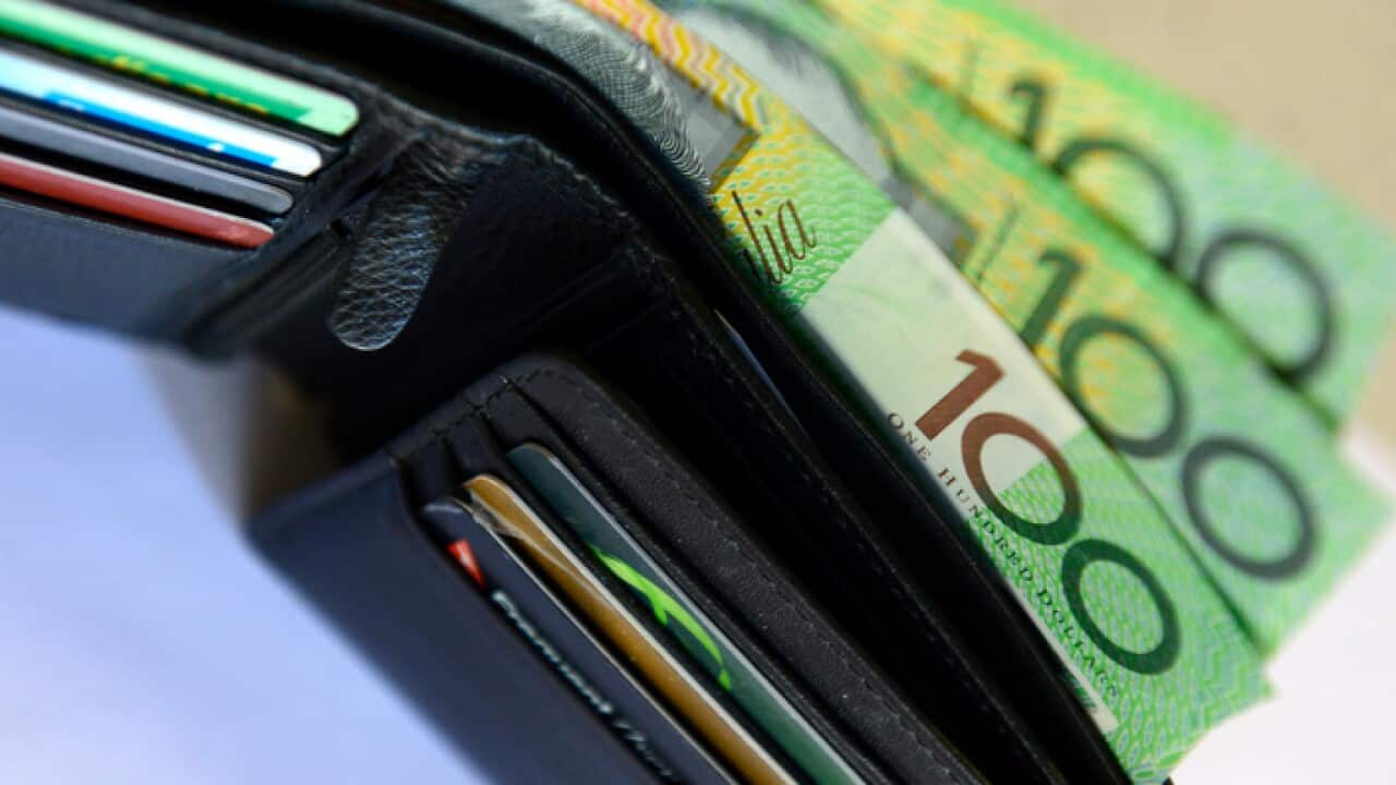 财经消息】澳币对美金继续下跌，储行现金利率维持不变| SBS Chinese