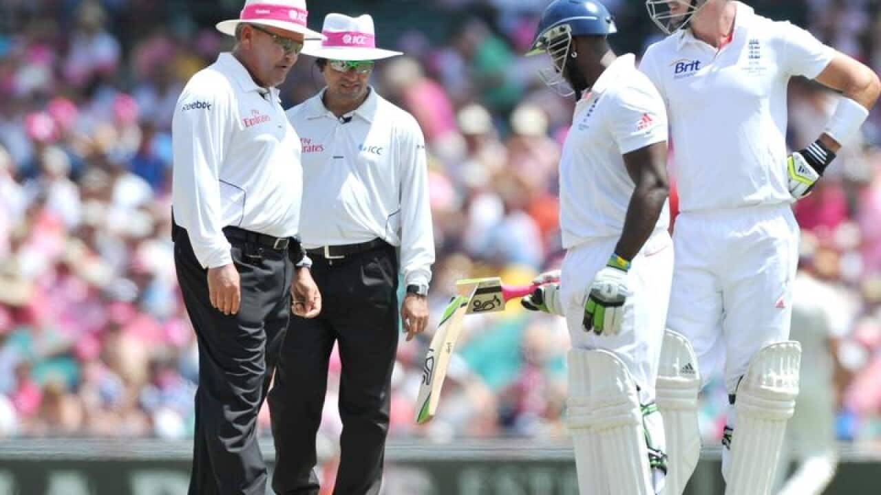 Umpires Marais Erasmus (l) Aleem Dar and England's Kevin Pietersen.