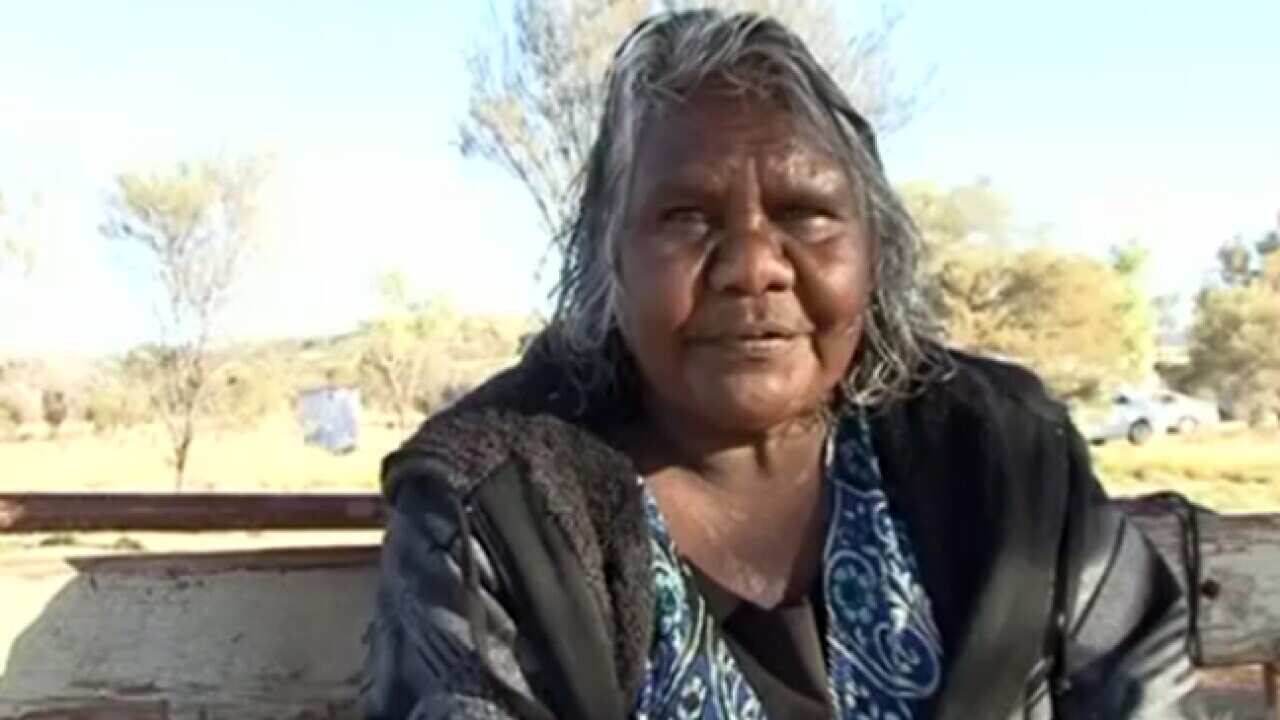 NT_INTERVNETION_ELDER_L_sbs_877409328