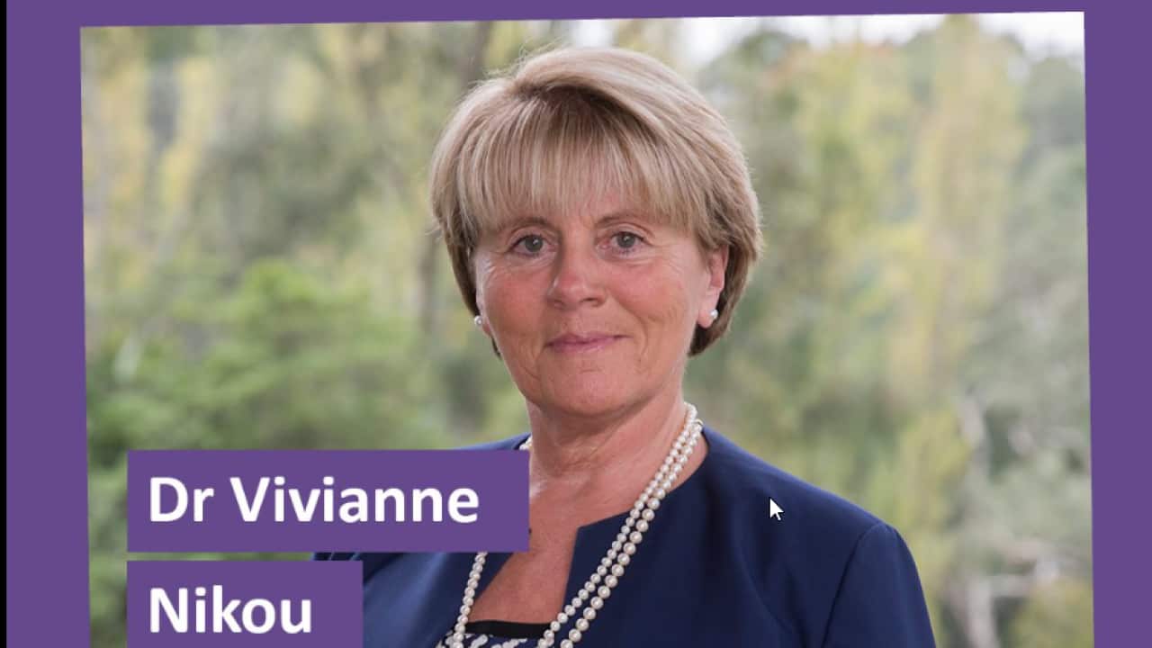 vivianne nikou.png
