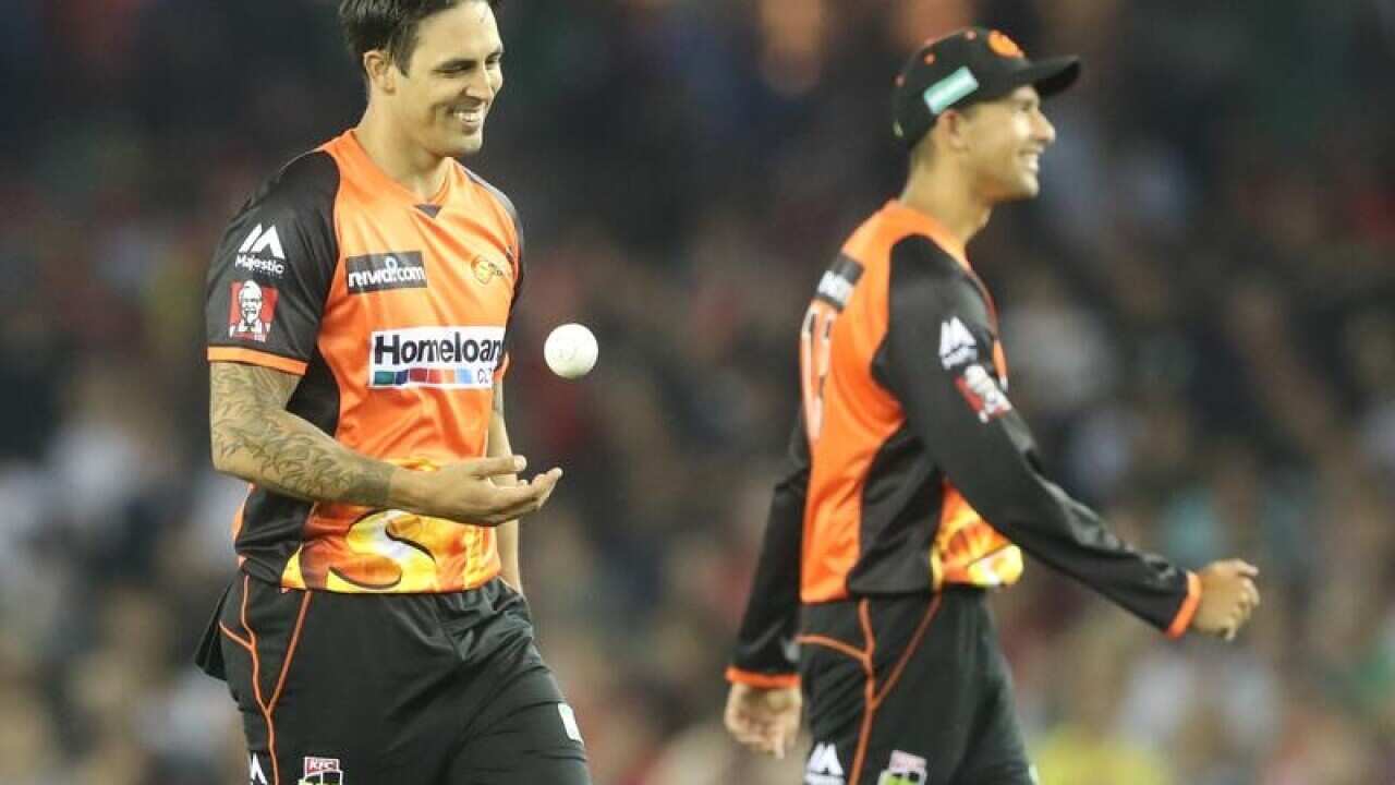 Mitchell Johnson prepares to bowl for the Scorchers.