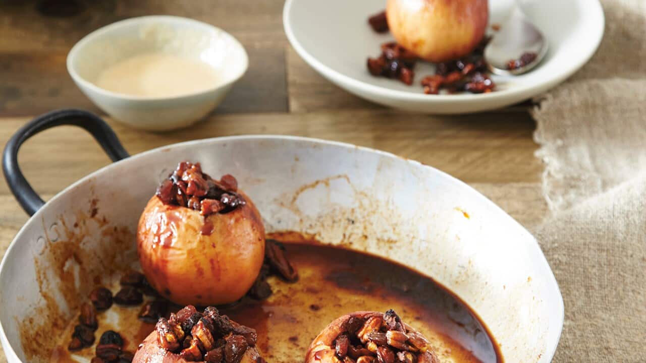 Baked apples with coconut cream