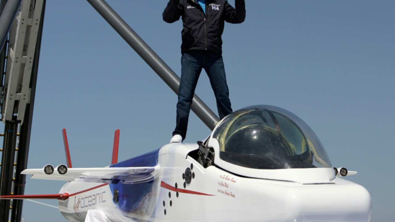 richard_branson_sub_110411_B_AAP_1921426399