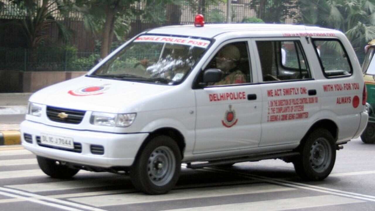 delhi police, vip, traffic, fine, language