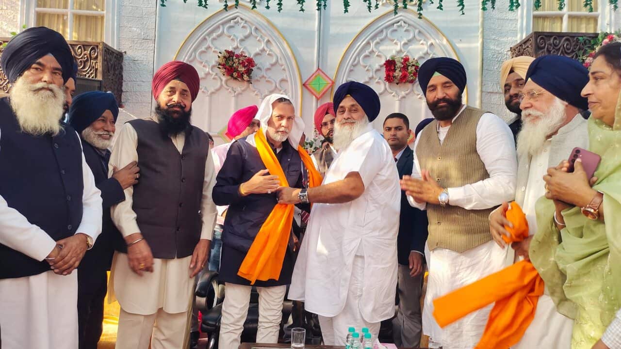 ARVIND KHANNA Joins AKALI DAL (SUKHBIR BADAL).jpg