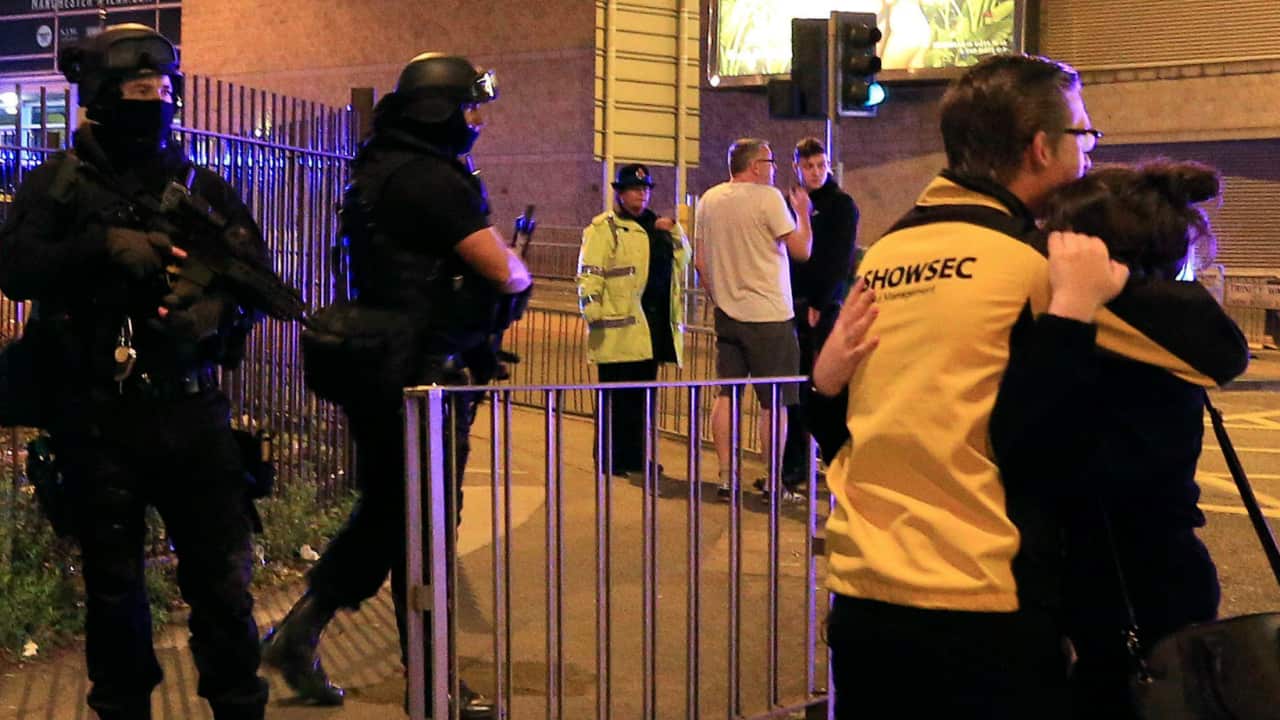 Witnesses describe chaos after blast at Manchester Ariana Grande