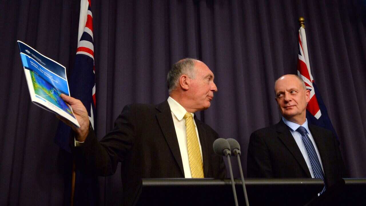 Deputy Prime Minister Warren Truss (l) and Air Transport Safety Bureau chief commissioner Martin Dolan - AAP-001.jpg
