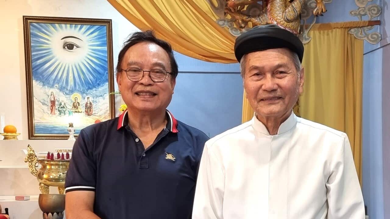 01 - Ông Phan Lương Quới (áo dài trắng) và ông Trần Công Thanh.jpg