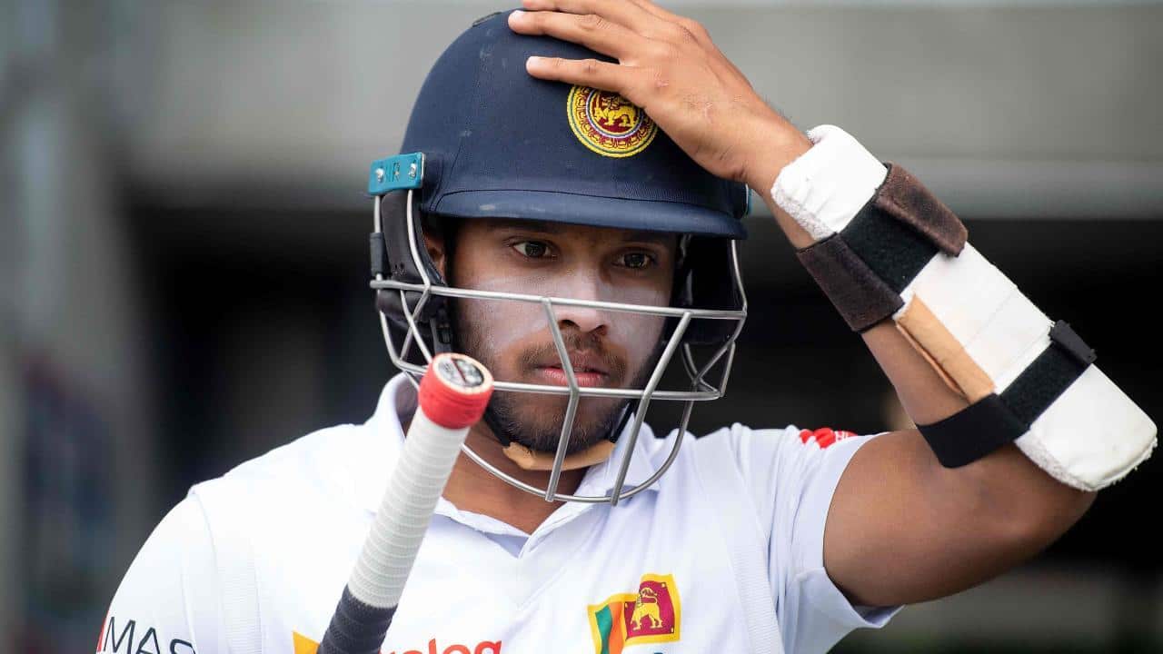 Kusal Mendis closes to a new World Record