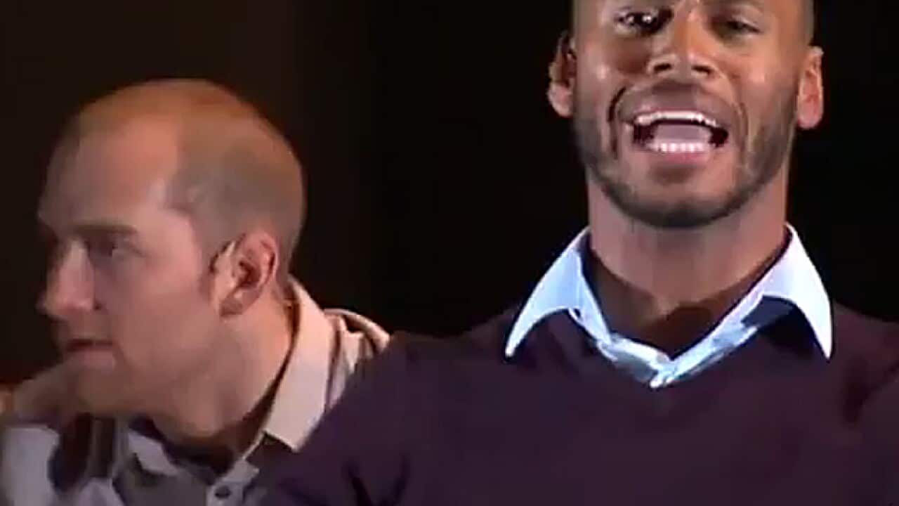 dance_political_L_110829_aap_64996232