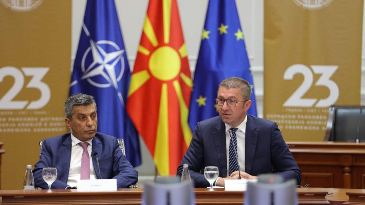 Мицкоски и Меџити фото.jpg