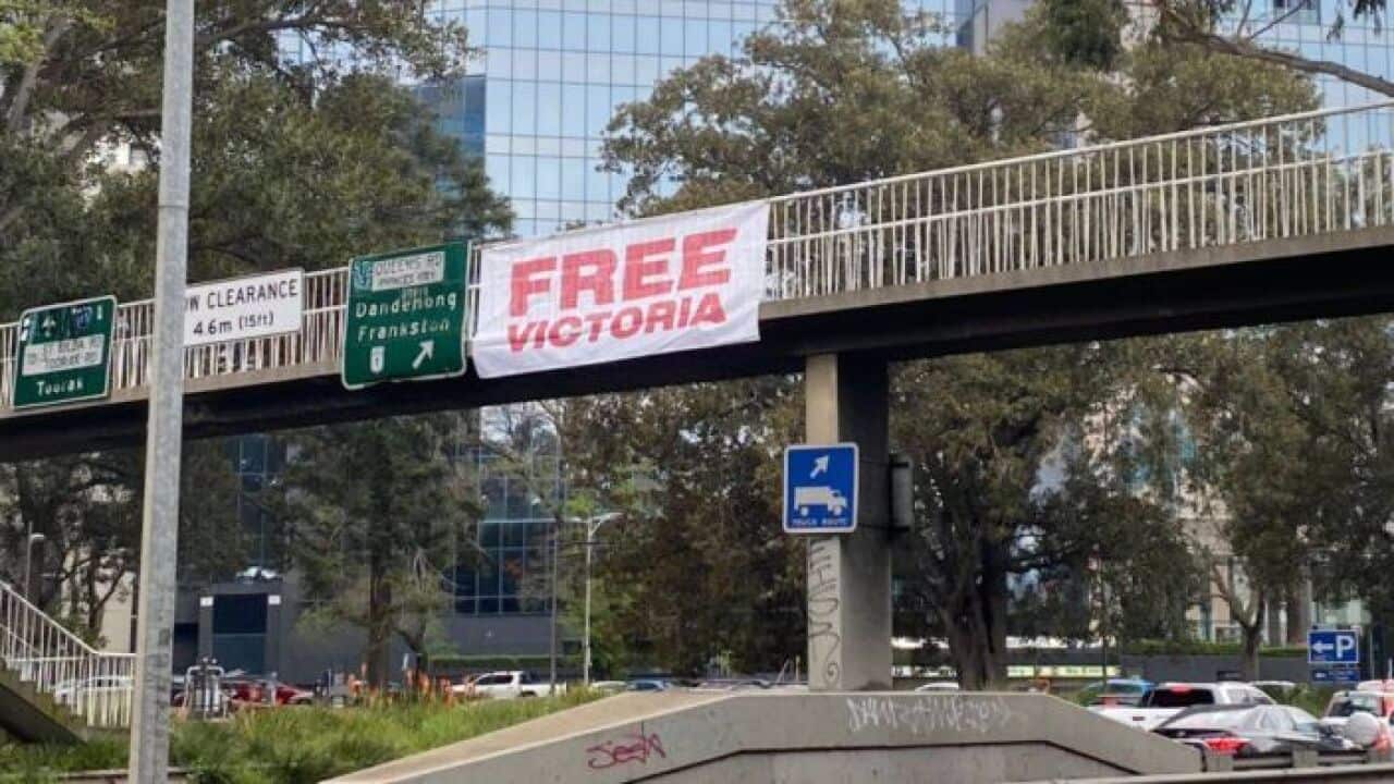 Протестен плакат в Мелбърн.