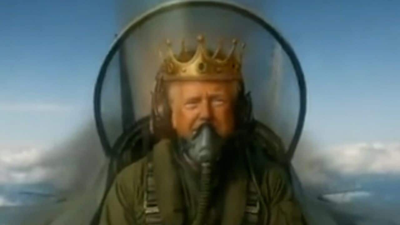 trump king.jpg