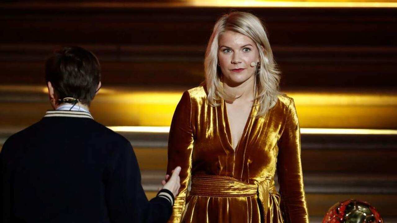 Footballer Ada Hegerberg unimpressed with Martin Solveig's question on twerking.