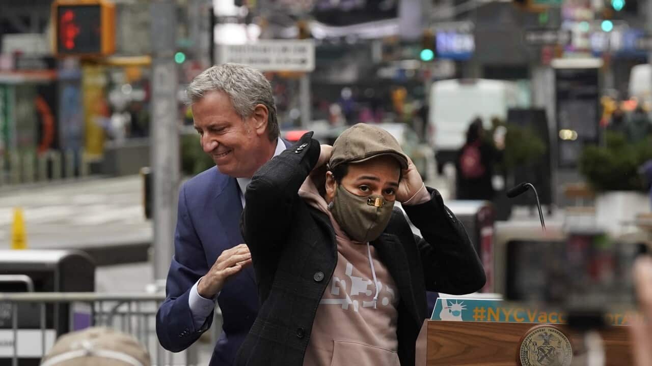 'Hamilton' creator Lin-Manuel Miranda, and NY Mayor Bill de Blasio at the vaccination centre opening