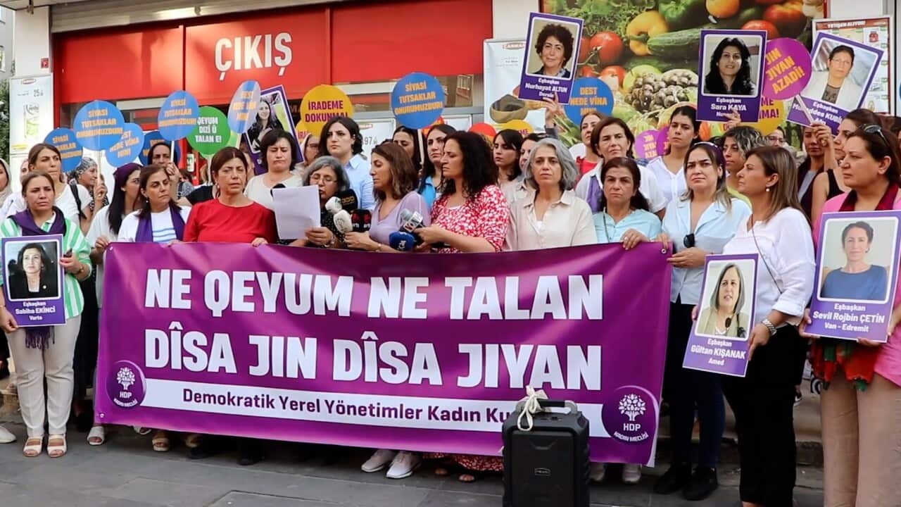 protest against appointment of a mayors by the government.jpg