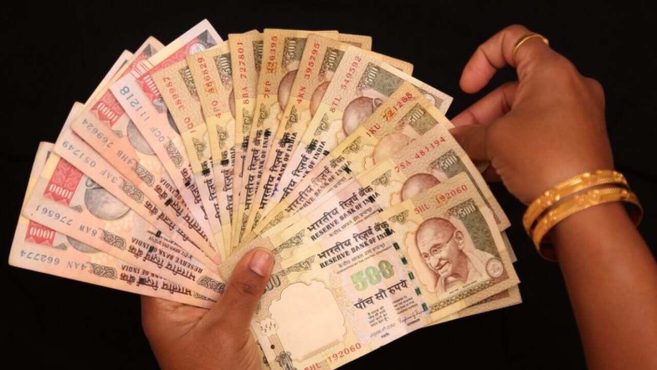 Banconote da 500 e 1000 rupie