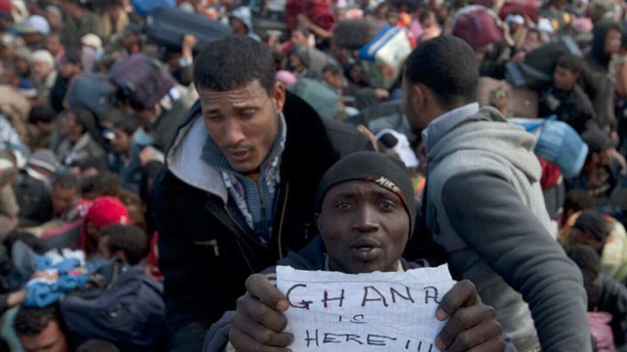 Libya_Tunisia_flee_110302_B_aap_841637700