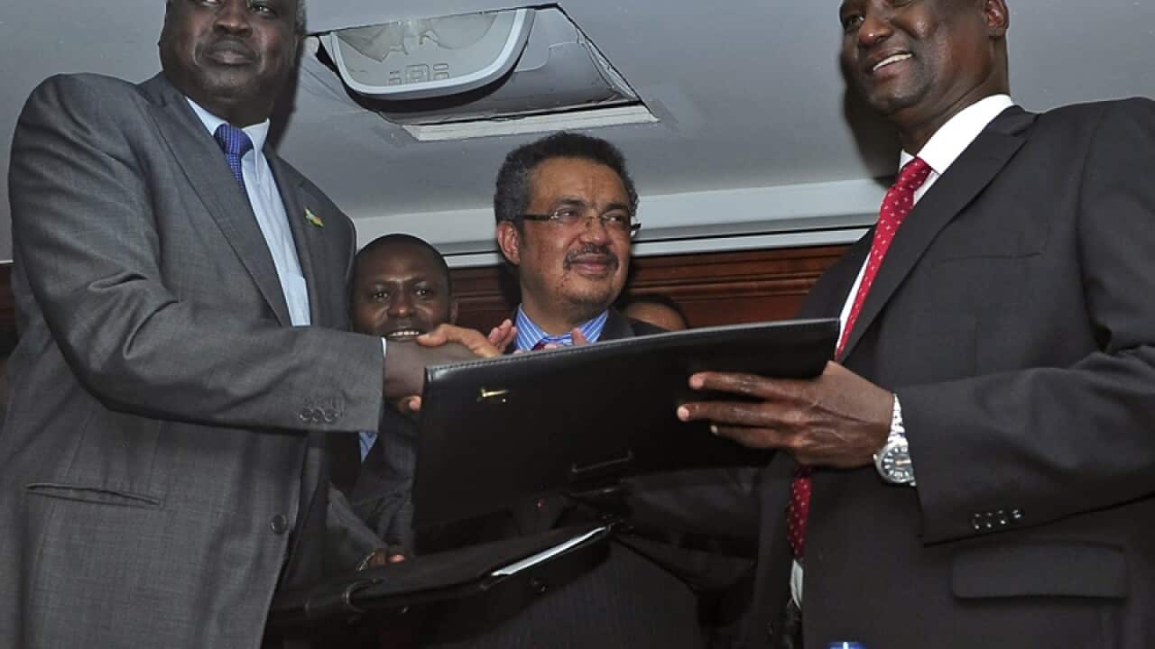 Delegates from South Sudan's government (L) and rebel delegations