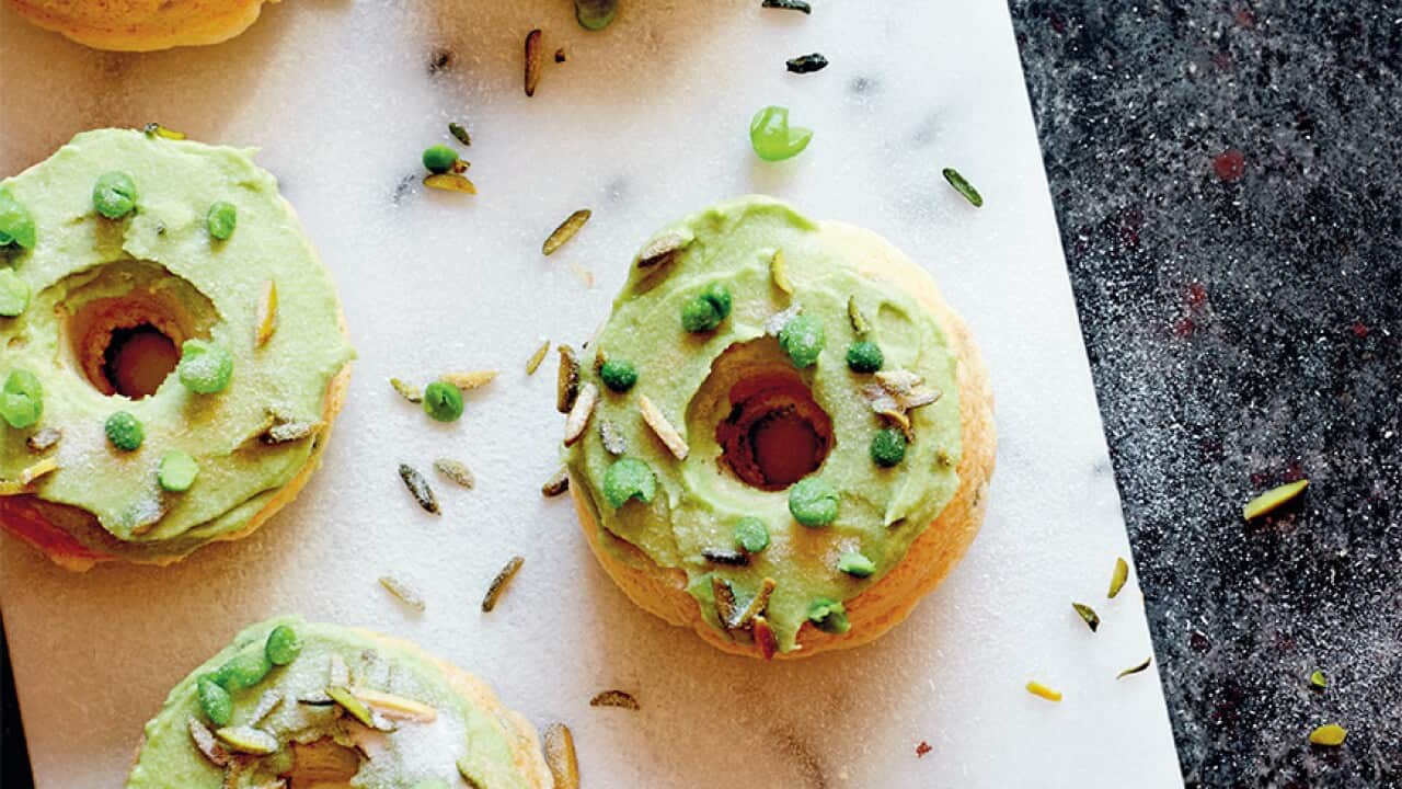 Baked vanilla and pea doughnuts