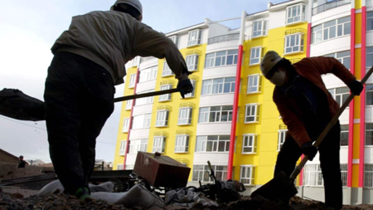 shovel_L_100203_aap_1422298045